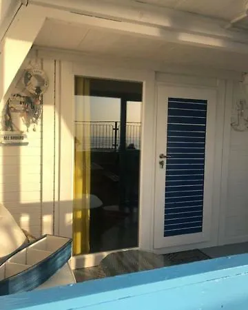 Willa Plaza Pokoje I Domki Z Widokiem Na Morze Homestay *